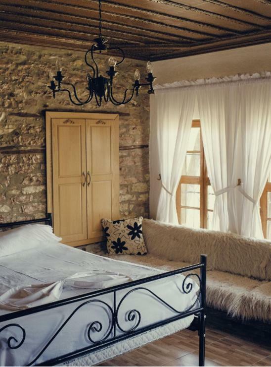 Stone Rooms 1850 Gjirokastër Zimmer foto